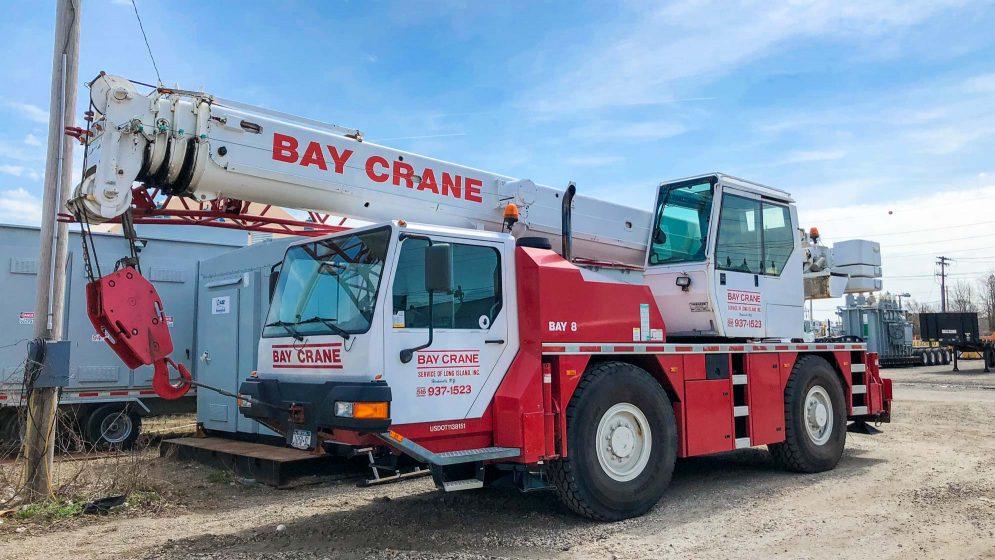 LTM 1030 crane with a hydraulic expandable