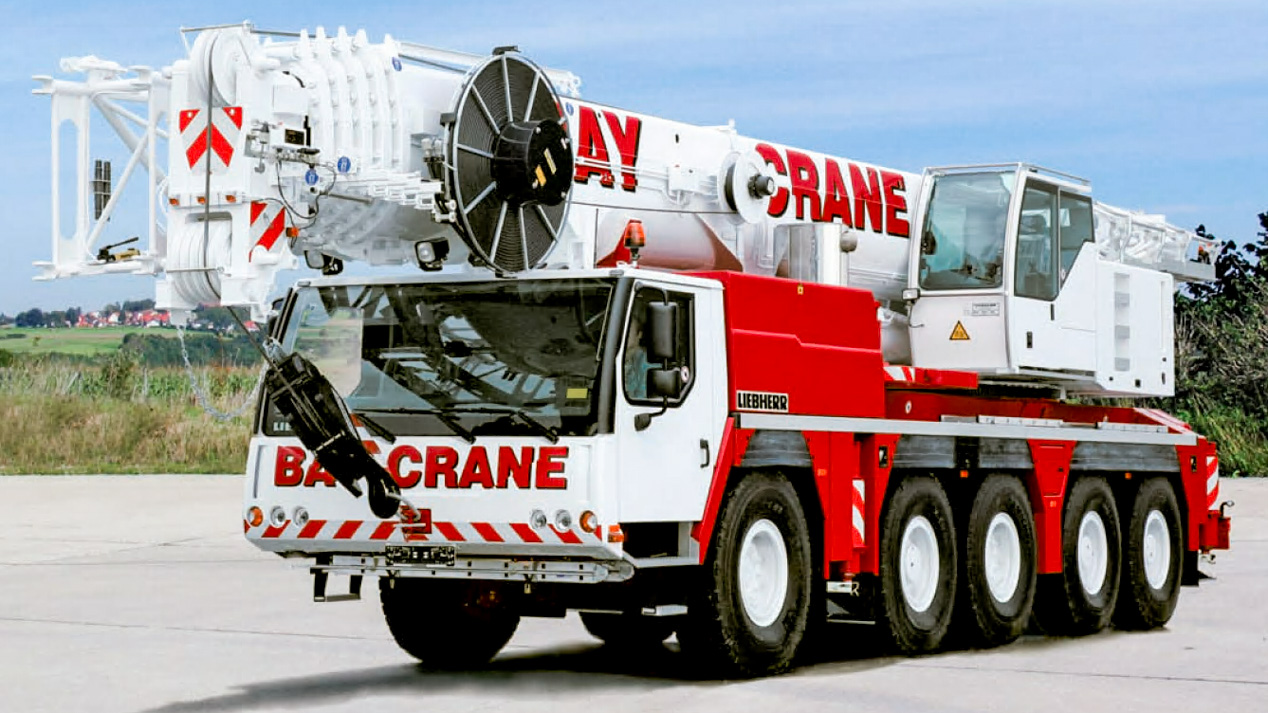 LTM 1130 all terrain crane with a hydraulic expandable