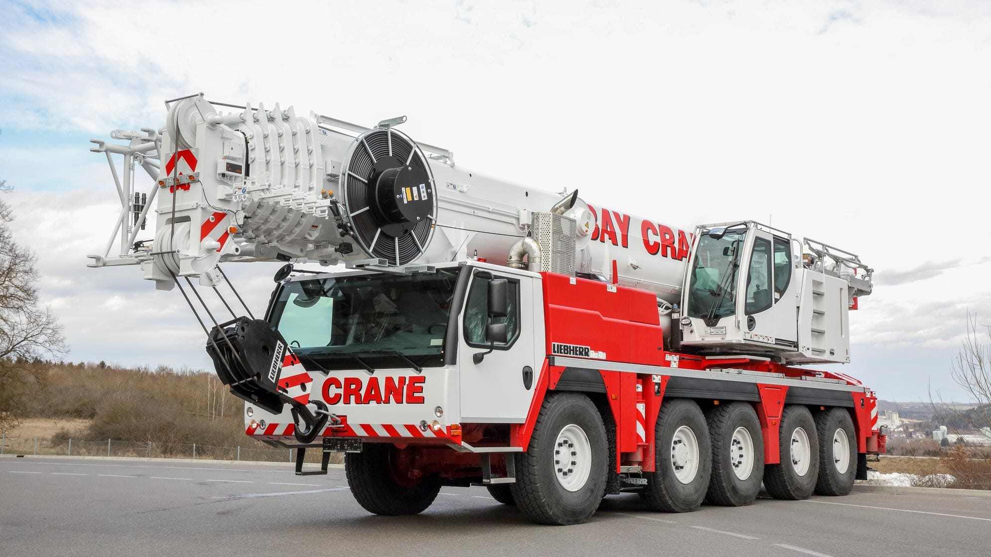 LTM 1130 all terrain crane with a hydraulic expandable