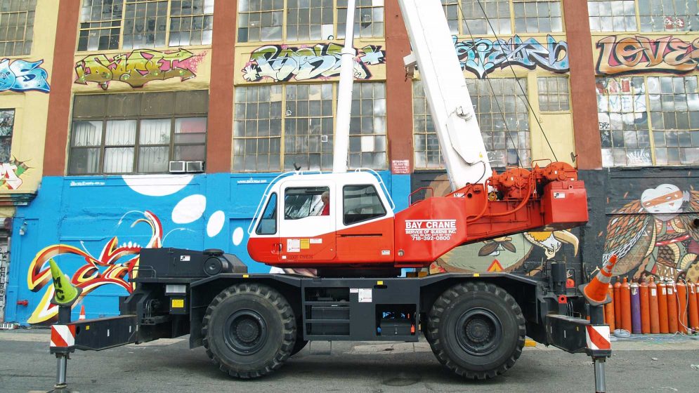 TR 450 rough terrain crane with a hydraulic expandable